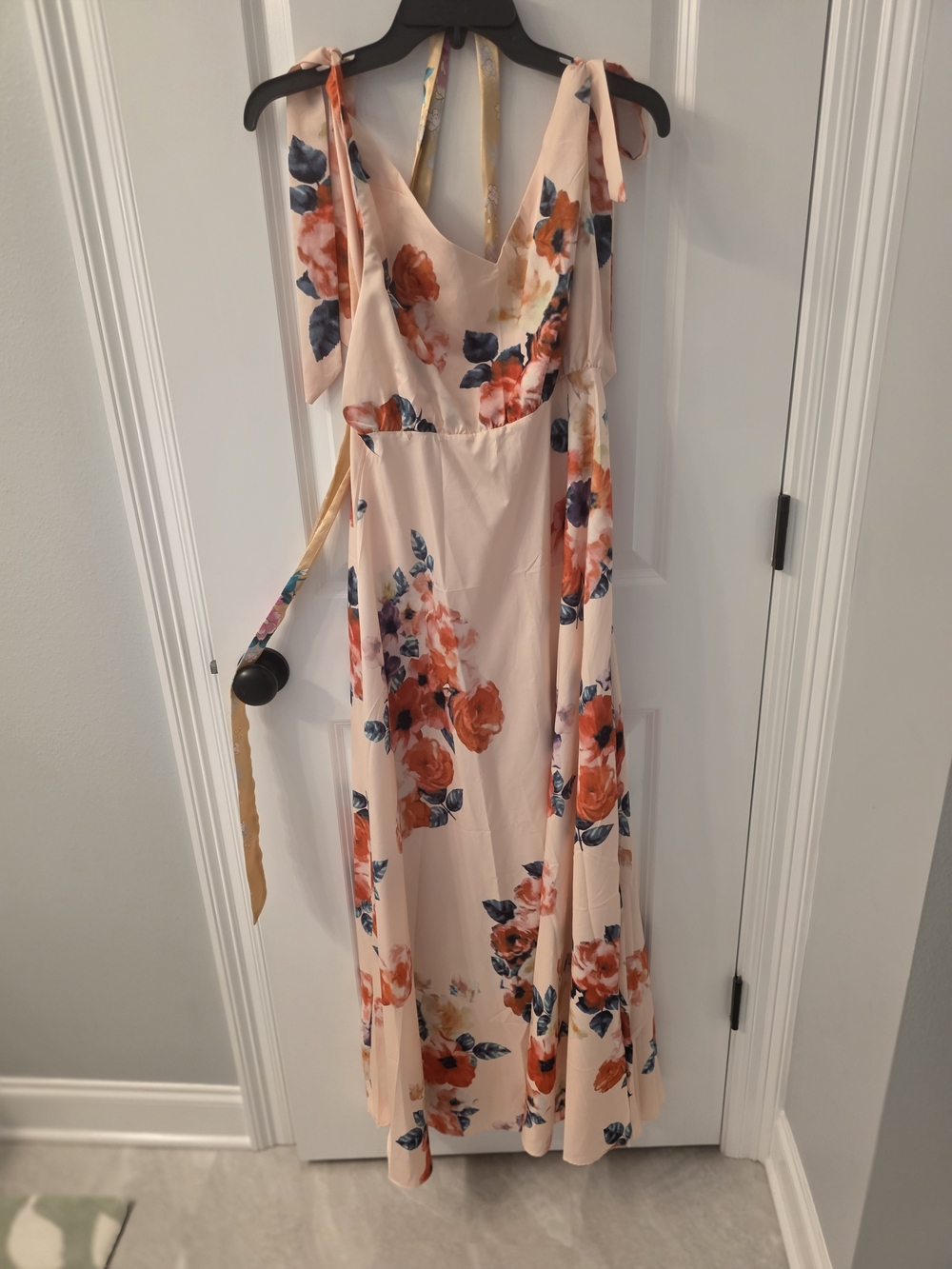 Peach Floral Tie-Shoulder Maxi Size Large - Picture 2 of 6